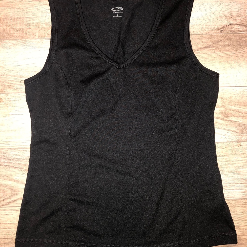 💥3/$15 Champion v-neck tank top